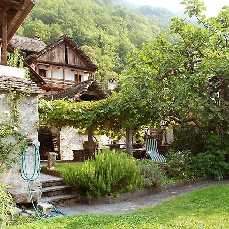 Villa Rustico Pult Someo Exterior foto