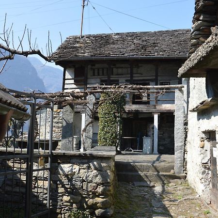 Villa Rustico Pult Someo Exterior foto