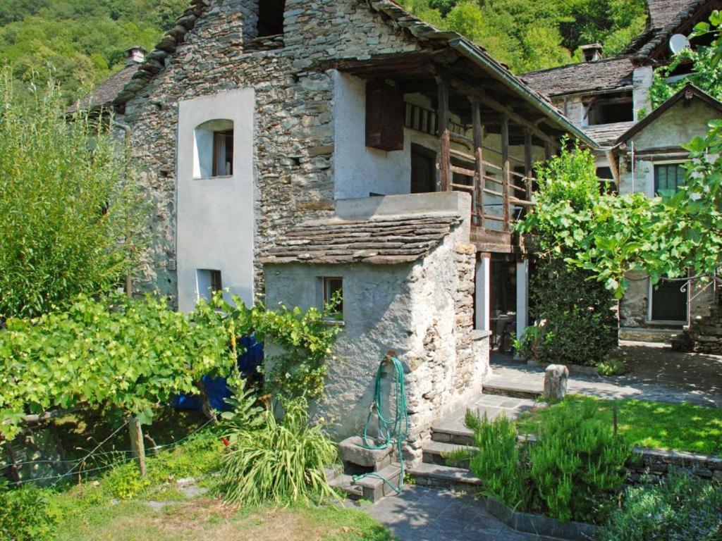 Villa Rustico Pult Someo Exterior foto