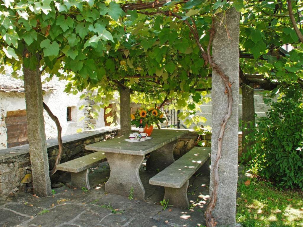 Villa Rustico Pult Someo Exterior foto