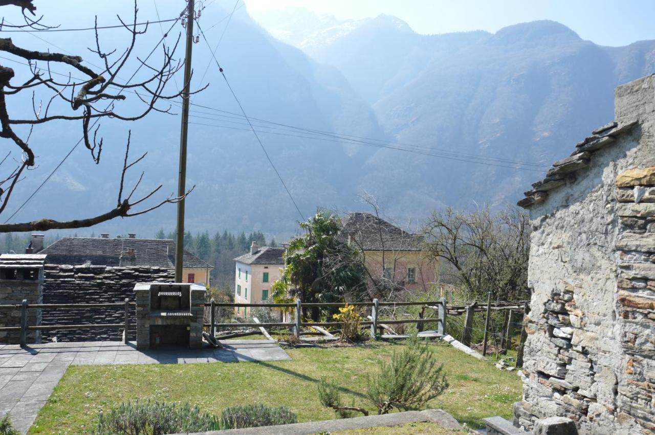 Villa Rustico Pult Someo Exterior foto