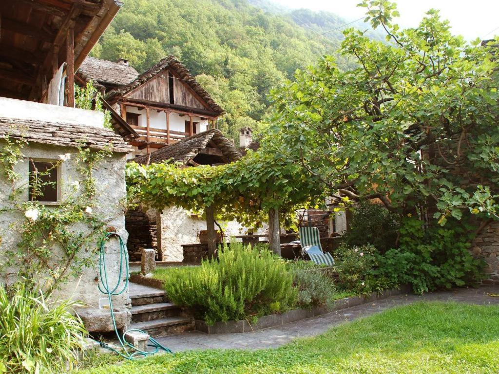 Villa Rustico Pult Someo Exterior foto