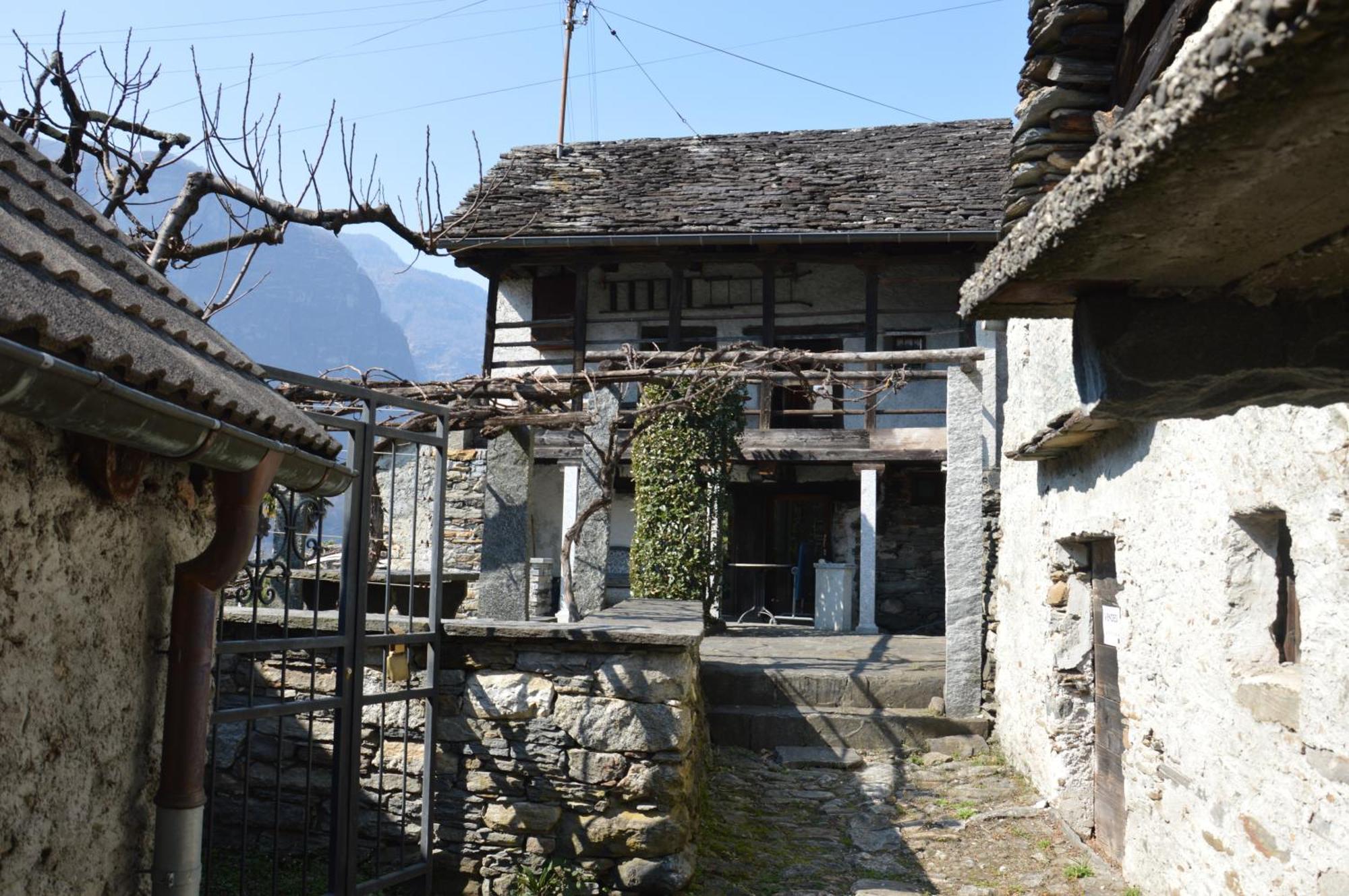 Villa Rustico Pult Someo Exterior foto