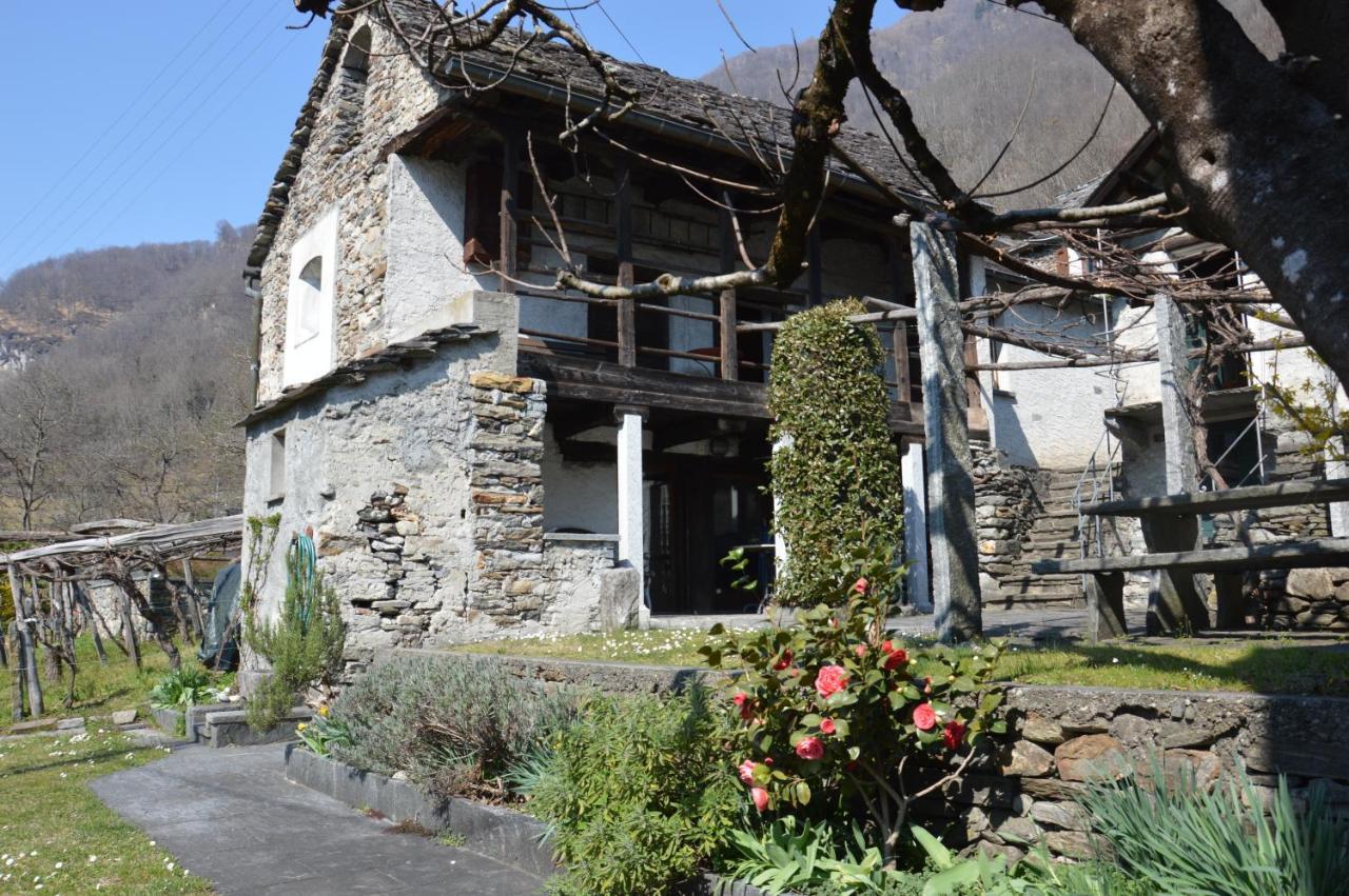 Villa Rustico Pult Someo Exterior foto