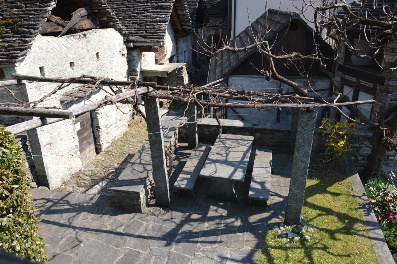 Villa Rustico Pult Someo Exterior foto